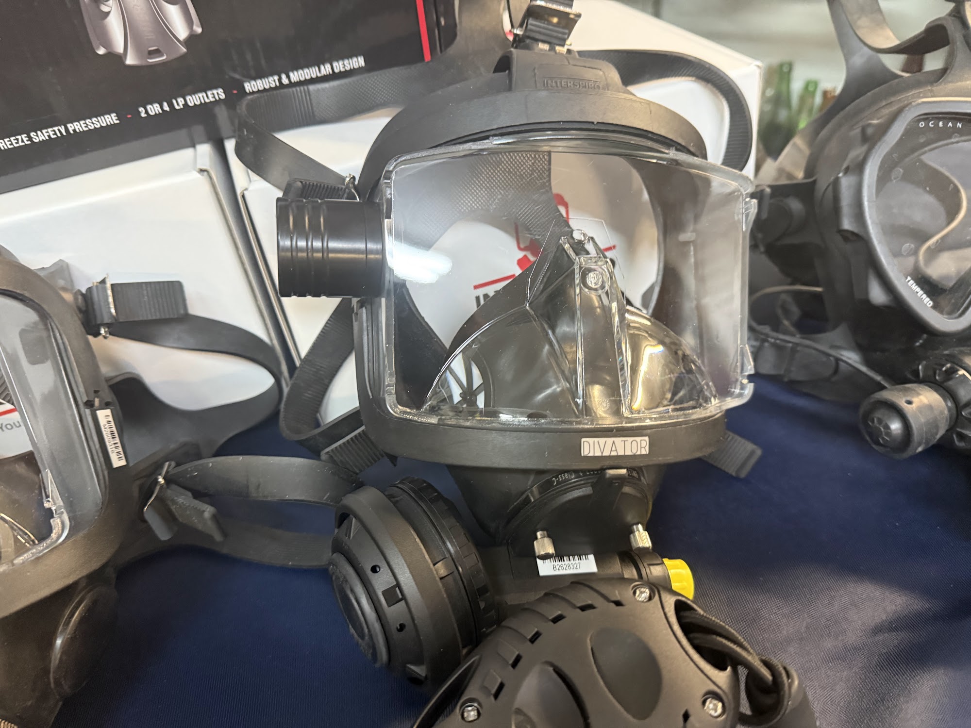 Interspiro Divator full face mask with wide visor and side light for public safety diving