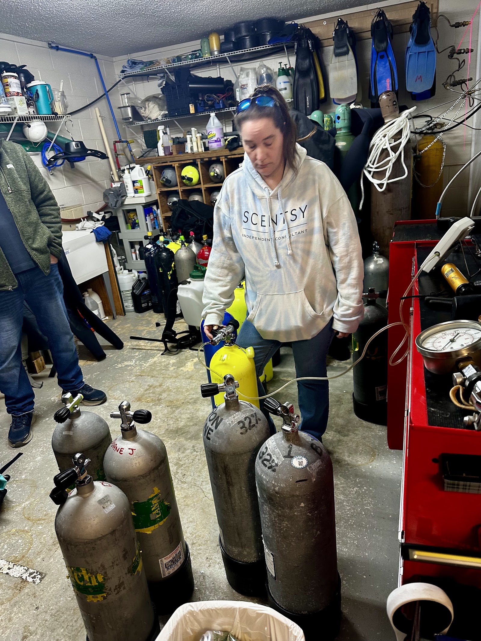 Scuba tank fill station with aluminum and steel tanks for air fills at Sink or Swim Scuba in Gastonia, NC