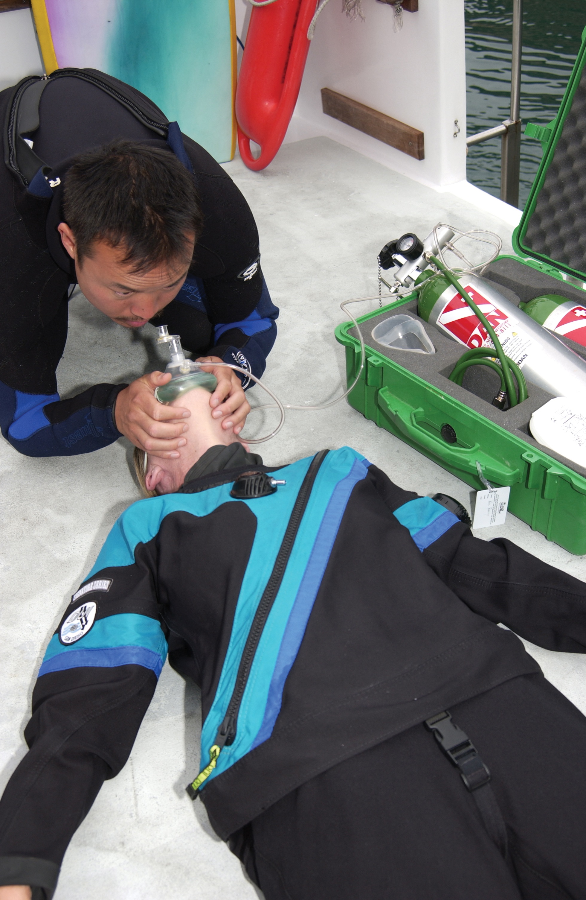 DAN Emergency Oxygen for Scuba Diving Injuries