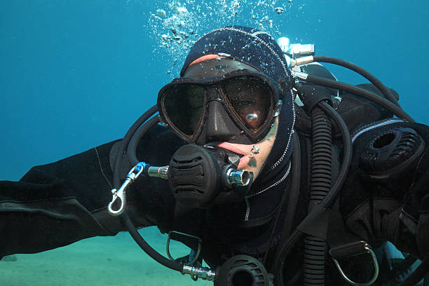 Semiclosed Rebreather Diver
