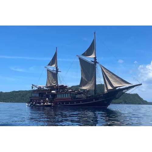 Indonesia Areuni - Alor & Komodo 2031 Indonesia Areuni - Alor & Komodo 2031