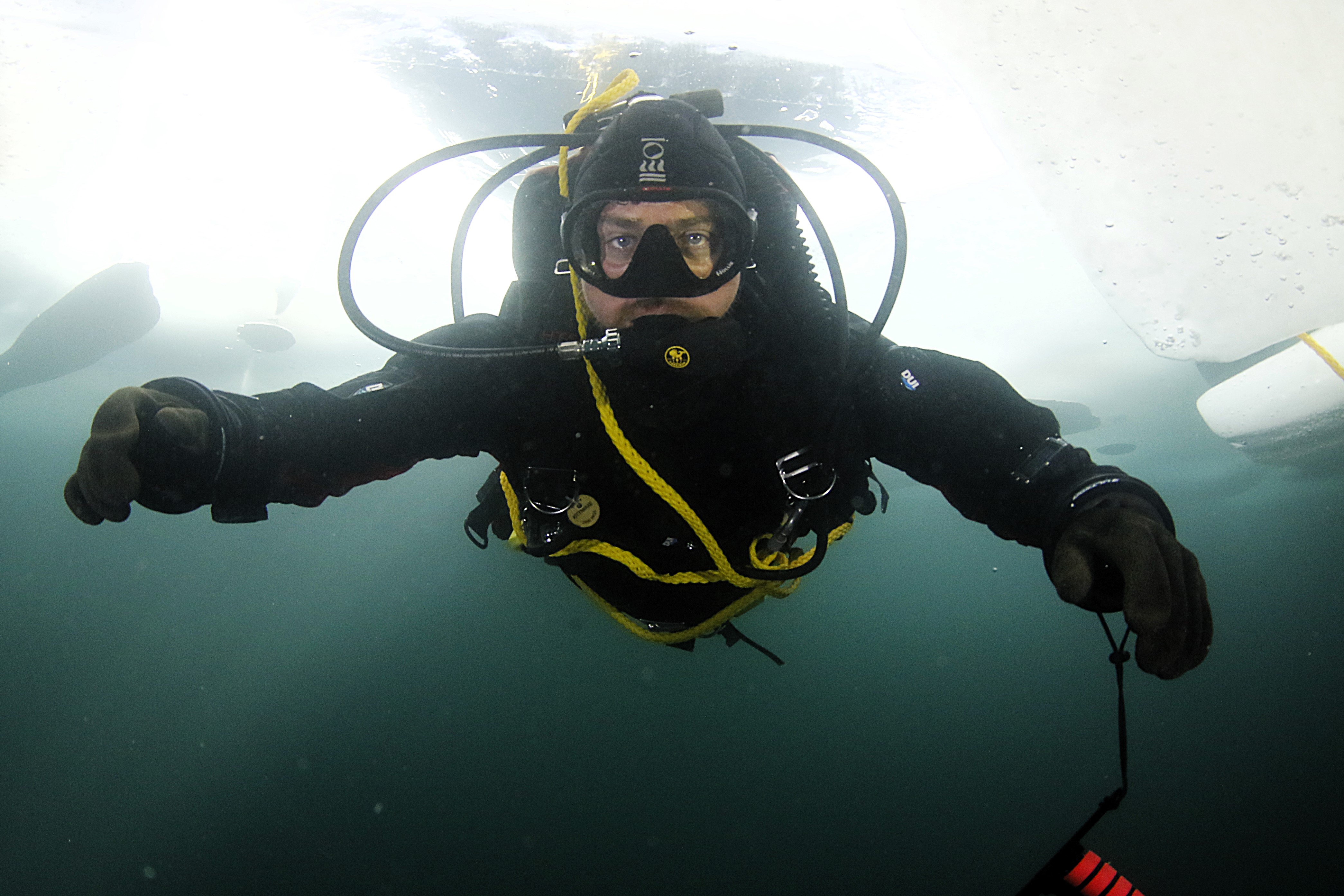 Expeditionary Ice Diver