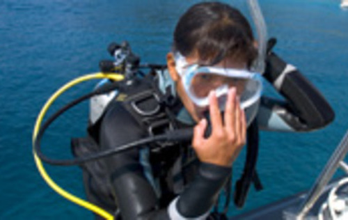 BOAT DIVER